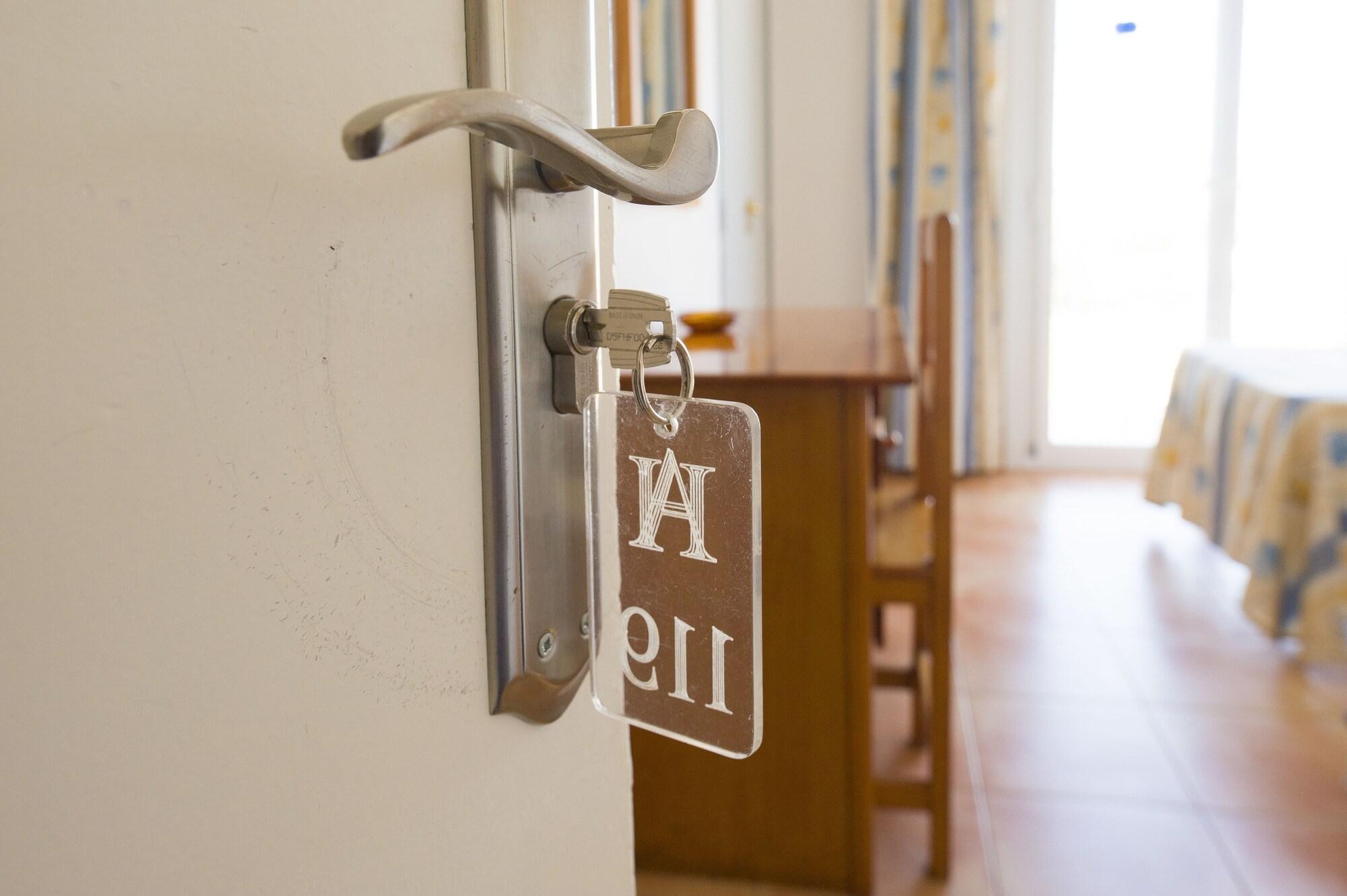 Hostal Anibal - Ab Group Sant Antoni de Portmany Екстериор снимка