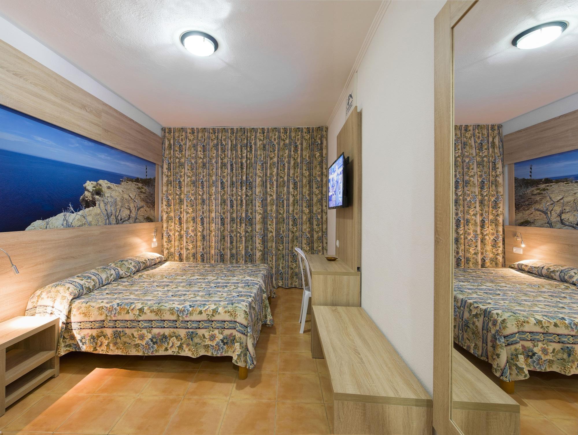 Hostal Anibal - Ab Group Sant Antoni de Portmany Екстериор снимка
