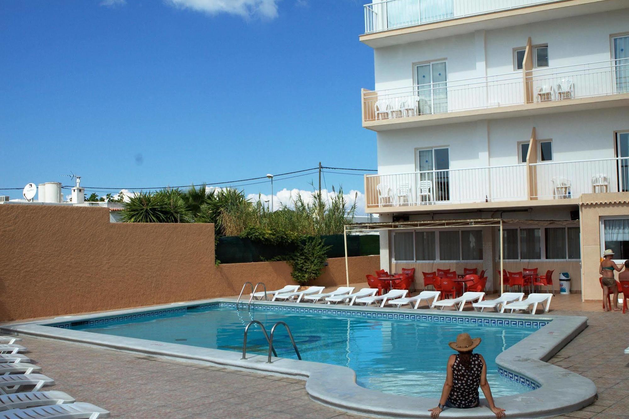 Hostal Anibal - Ab Group Sant Antoni de Portmany Екстериор снимка