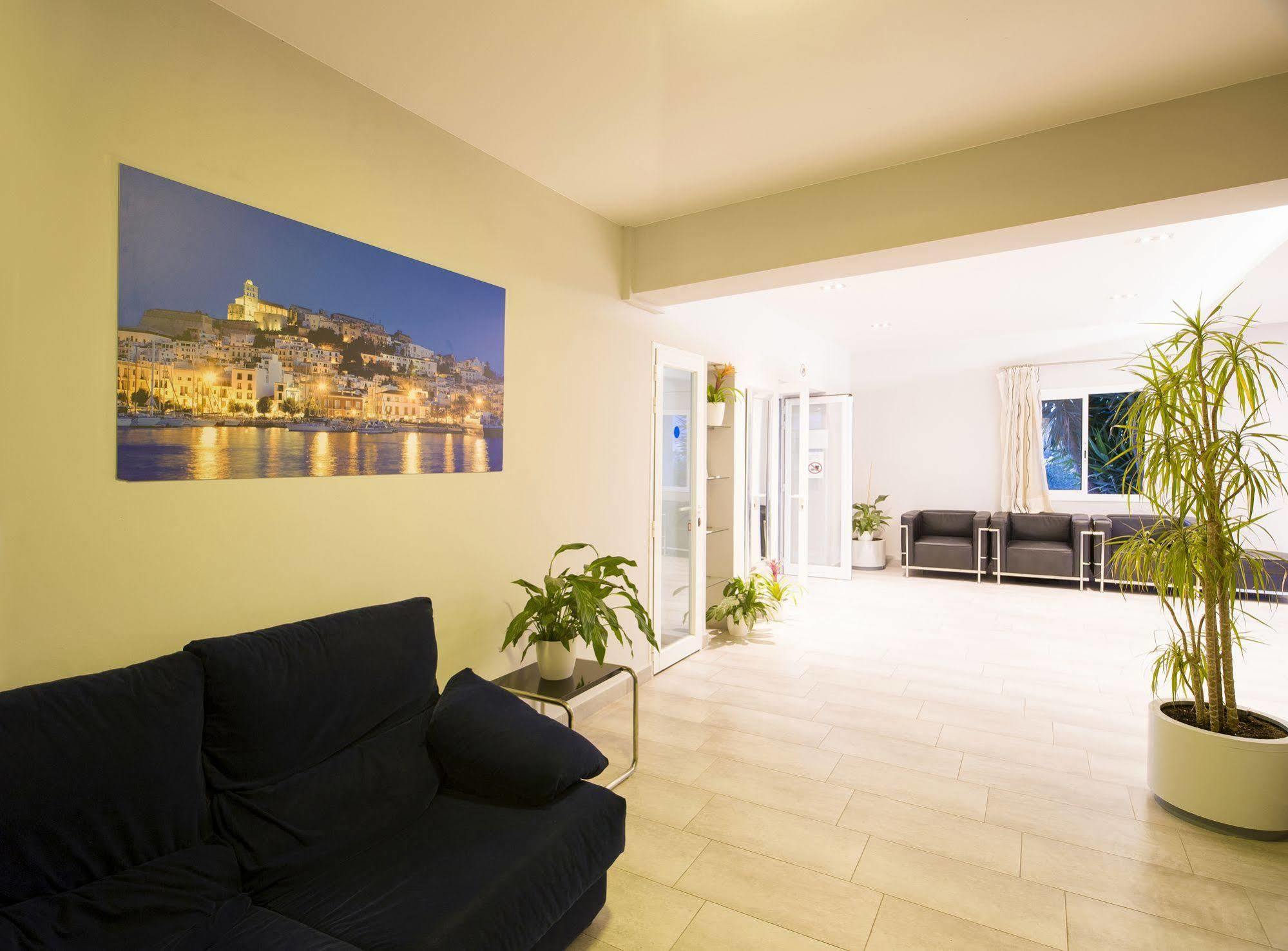 Hostal Anibal - Ab Group Sant Antoni de Portmany Екстериор снимка
