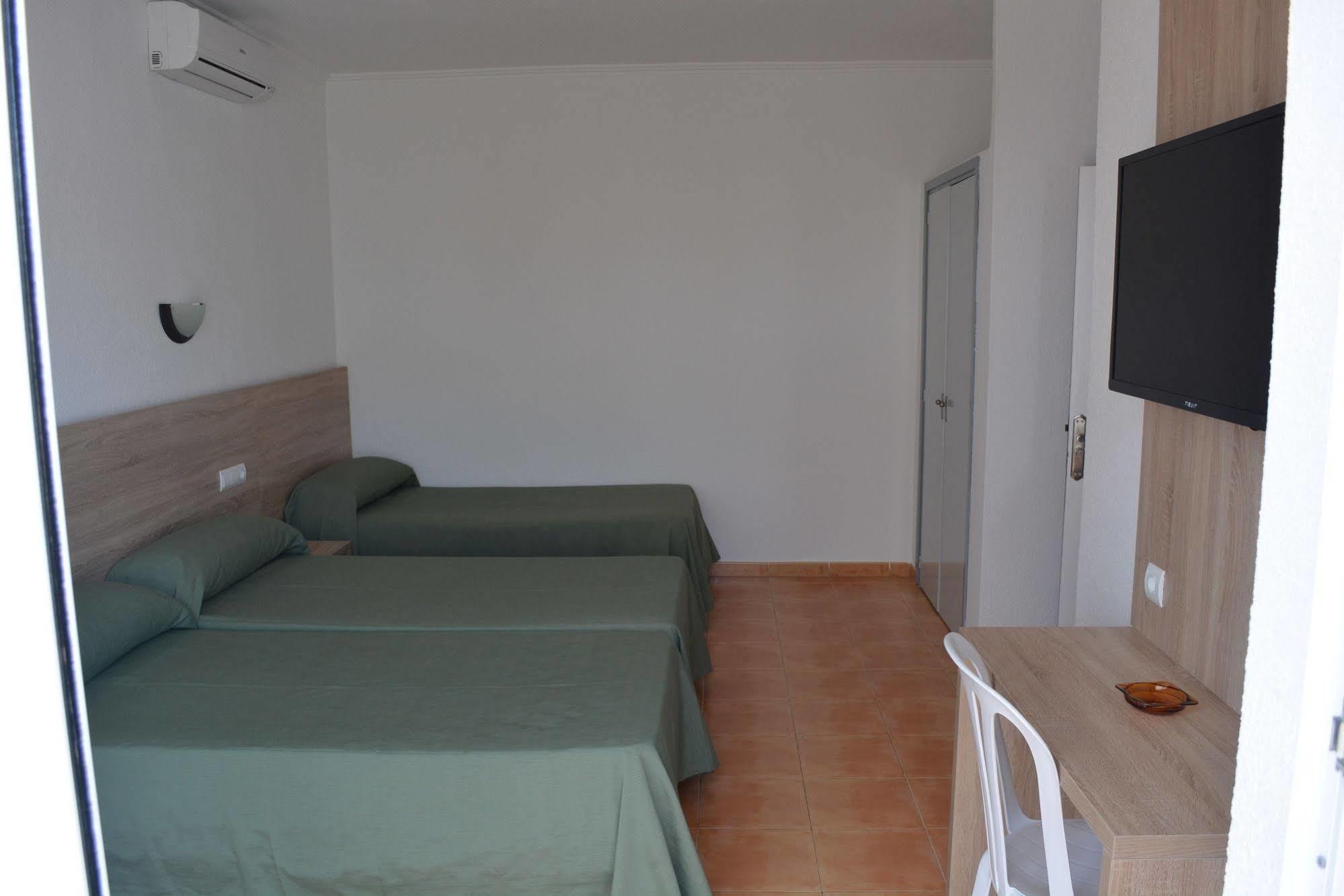 Hostal Anibal - Ab Group Sant Antoni de Portmany Екстериор снимка